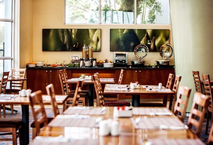 호텔 Stayeasy Pretoria