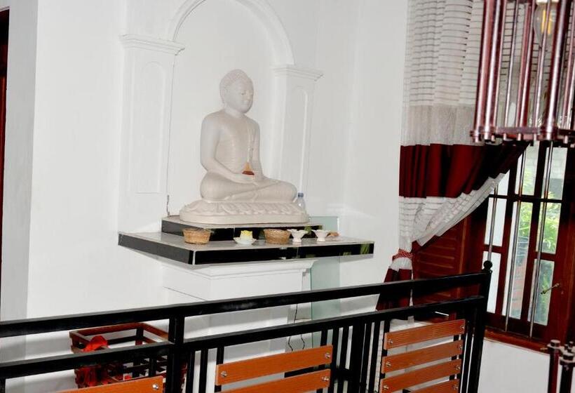 ホテル Sumimal Resort Polhena