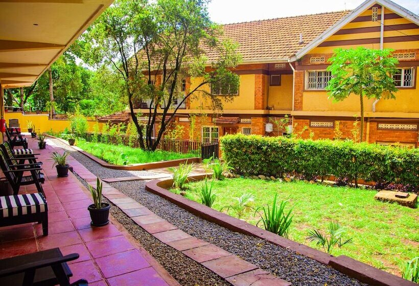 هتل Explorers Hub