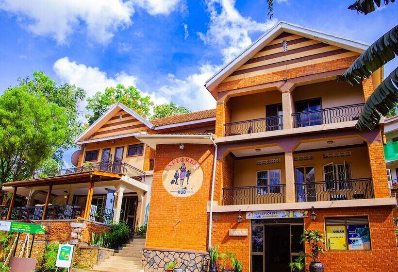 هتل Explorers Hub