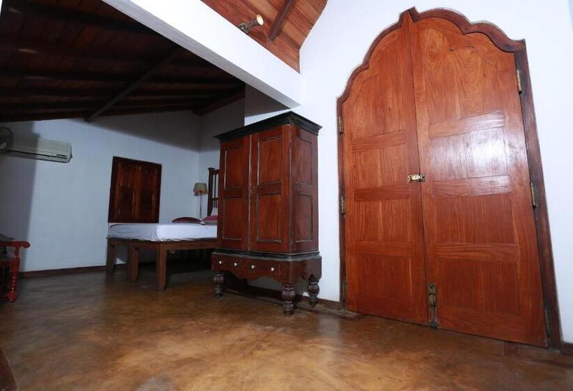 Отель Villa Kusum