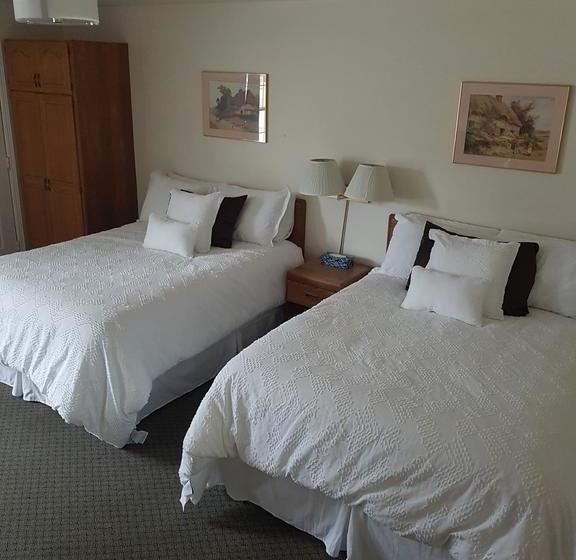 فندق على الطريق Covered Bridge Inn & Suites