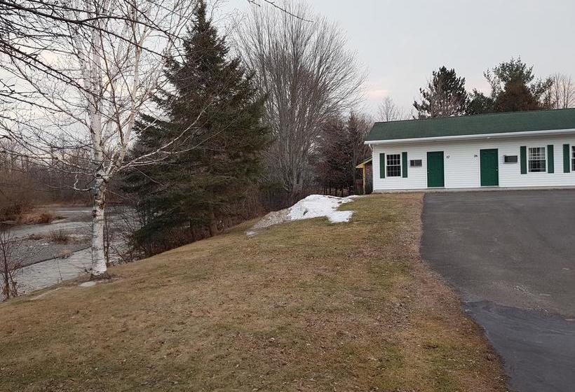 فندق على الطريق Covered Bridge Inn & Suites