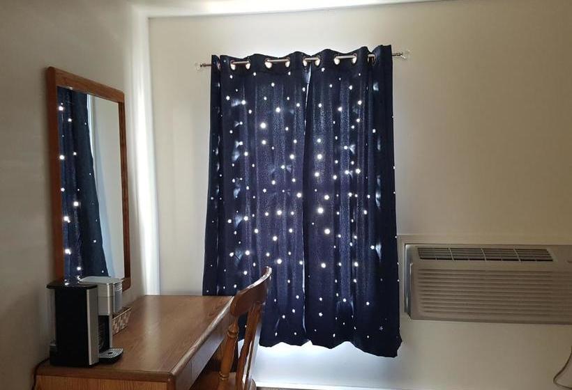 فندق على الطريق Covered Bridge Inn & Suites