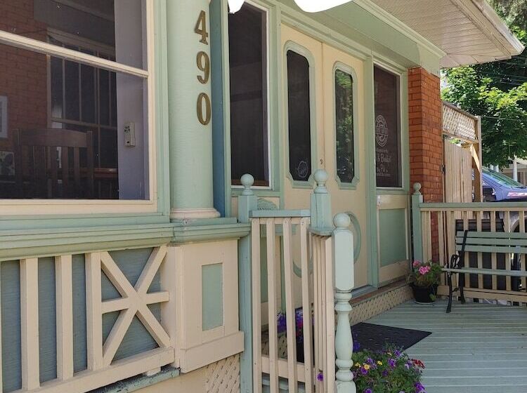 Stonewater Manor B&b