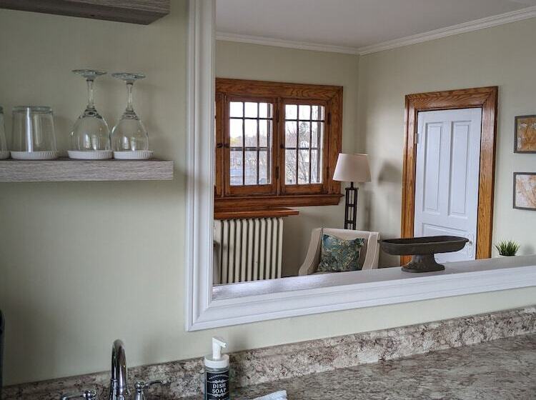 Stonewater Manor B&b