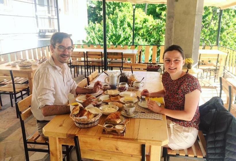 Under The Walnut Tree B&b