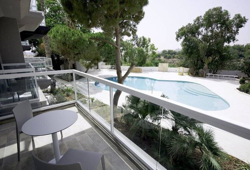 Urban Valley Resort & Spa