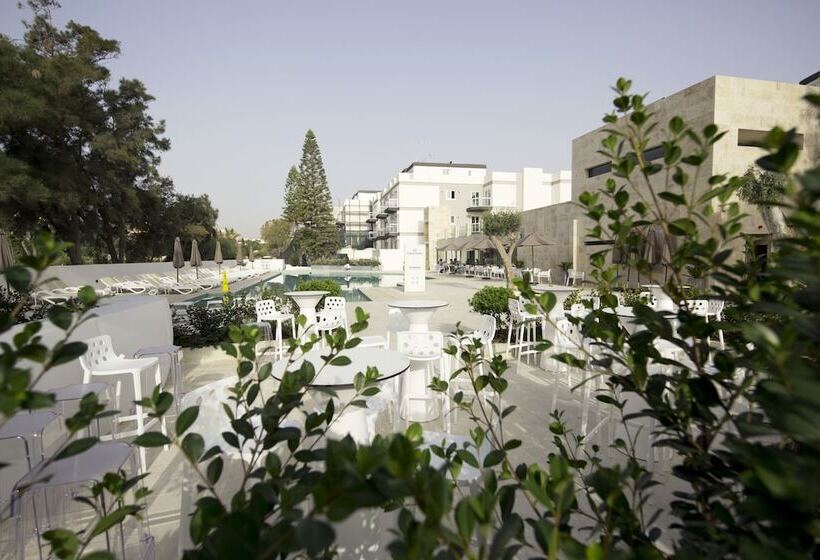 Urban Valley Resort & Spa