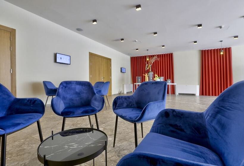 Urban Valley Resort & Spa