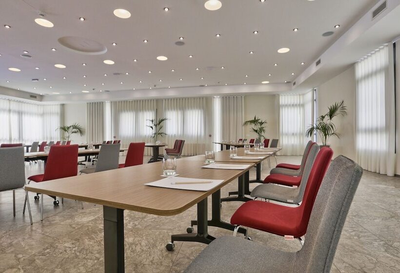 Urban Valley Resort & Spa