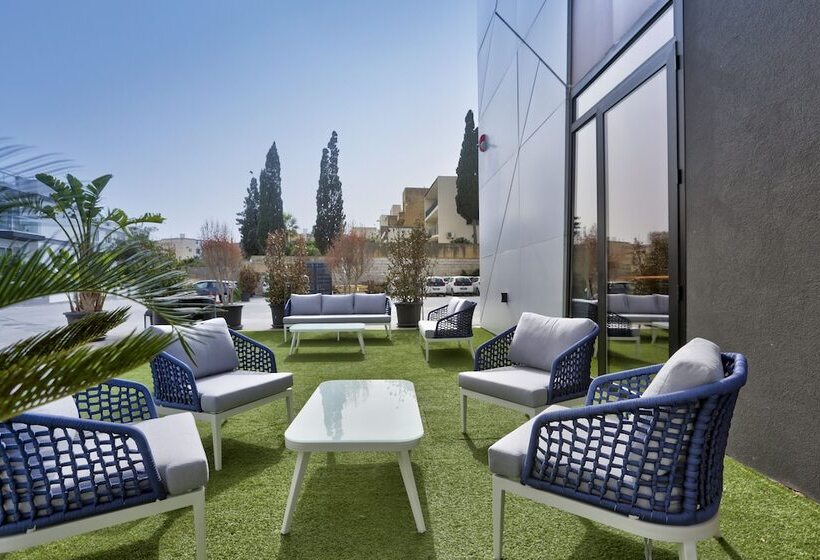 Urban Valley Resort & Spa