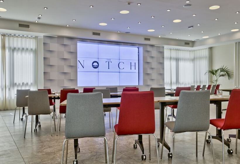 Urban Valley Resort & Spa