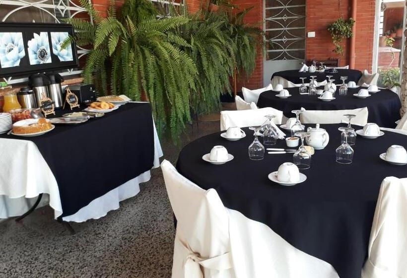 فندق صغير Posada De Campo San Cono