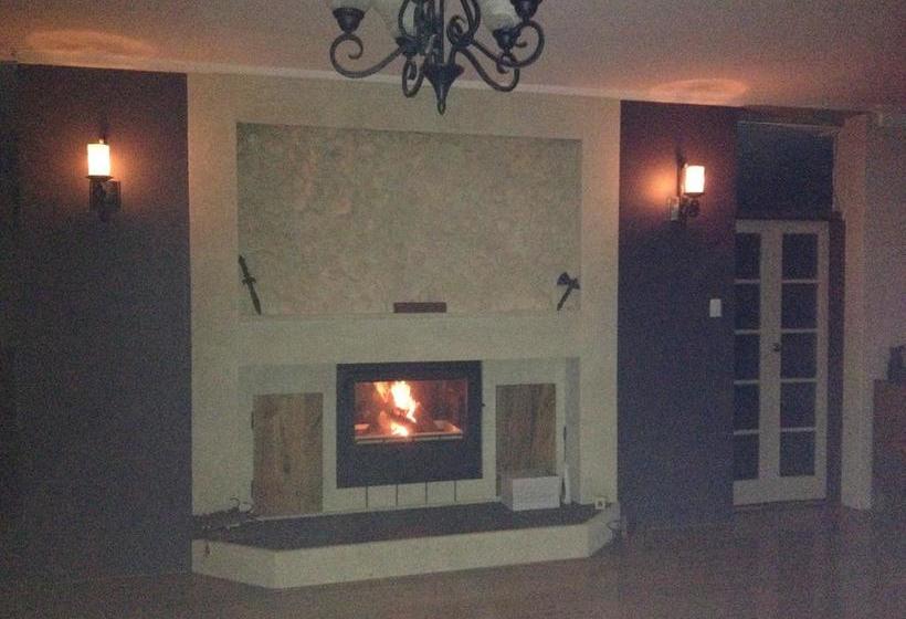 مبيت وإفطار Atina Rocks Country Homestead