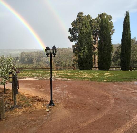 مبيت وإفطار Atina Rocks Country Homestead