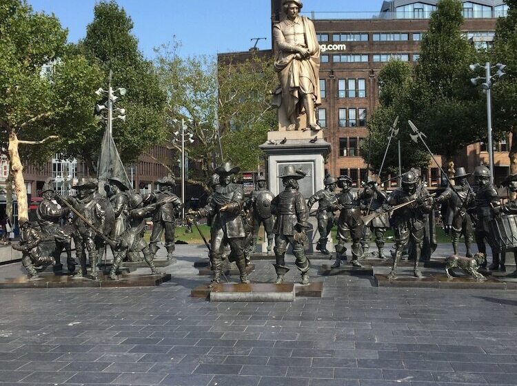 تختخواب و صبحانه Het Kabinet