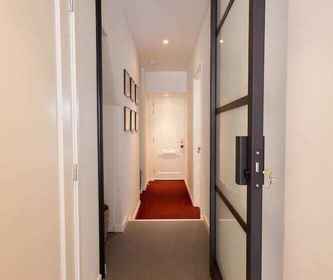 تختخواب و صبحانه Het Kabinet