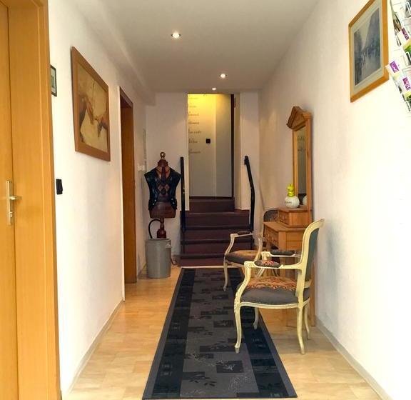 ベッドアンドブレックファースト Zur Reblaus