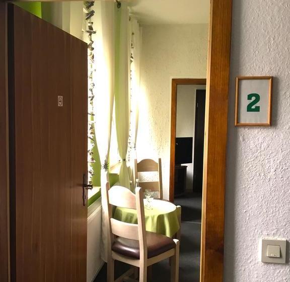 ベッドアンドブレックファースト Zur Reblaus