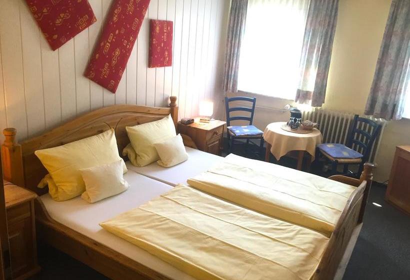 ベッドアンドブレックファースト Zur Reblaus