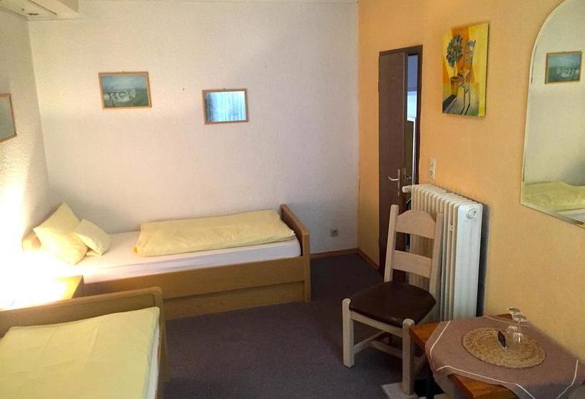 ベッドアンドブレックファースト Zur Reblaus