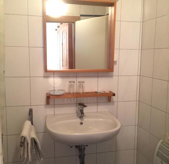 ベッドアンドブレックファースト Zur Reblaus