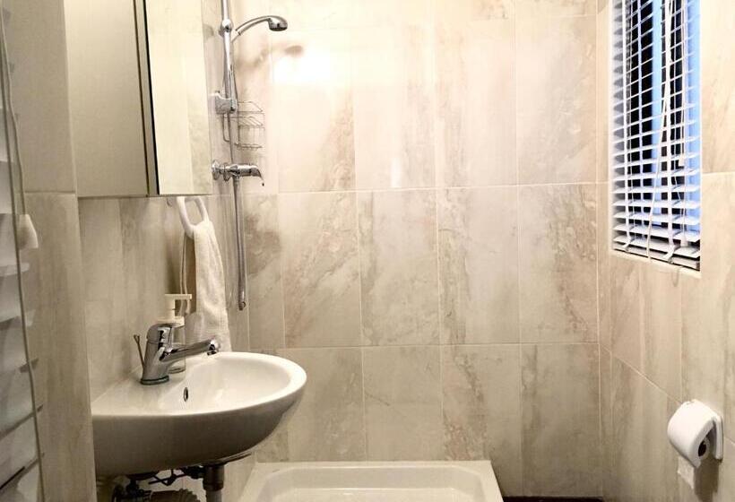 تختخواب و صبحانه Xemx