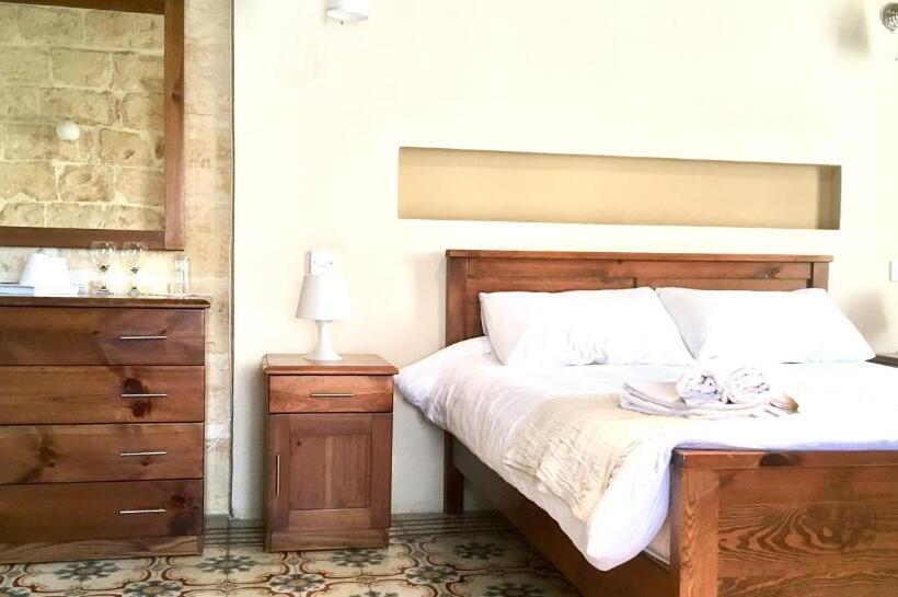 تختخواب و صبحانه Xemx