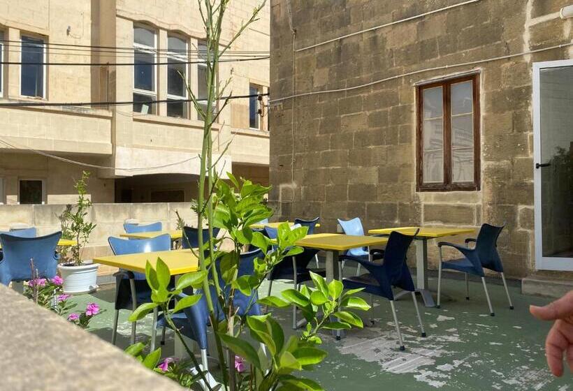 تختخواب و صبحانه Xemx