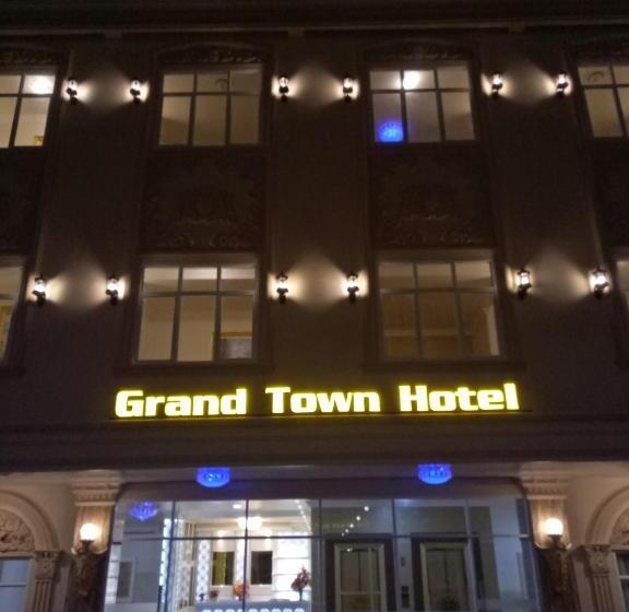 Grand Town Hotel Mandai