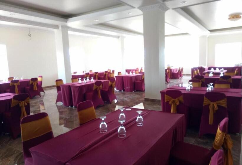 Grand Town Hotel Mandai