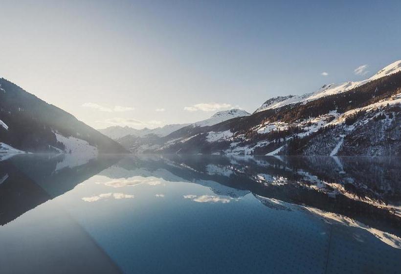 Boutique Hotel Und Chalets Bergwiesenglück