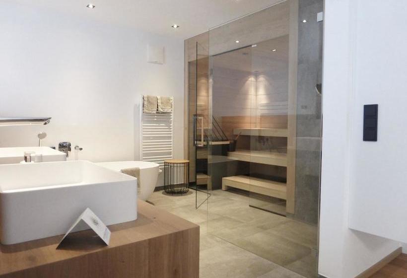 Boutique Hotel Und Chalets Bergwiesenglück