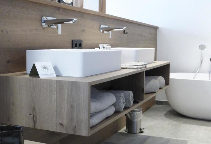 Boutique Hotel Und Chalets Bergwiesenglück