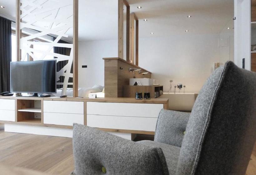 Boutique Hotel Und Chalets Bergwiesenglück