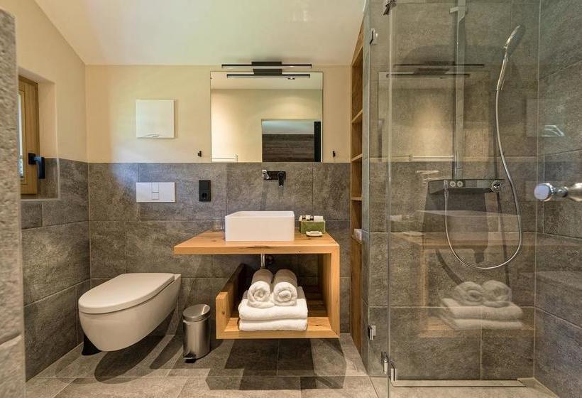 Boutique Hotel Und Chalets Bergwiesenglück