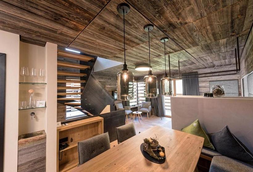 Boutique Hotel Und Chalets Bergwiesenglück