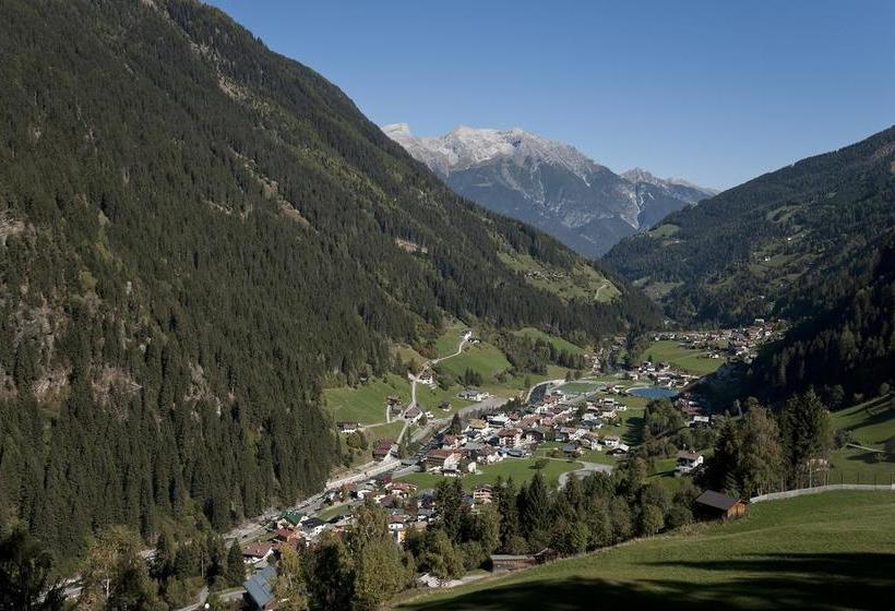 Boutique Hotel Und Chalets Bergwiesenglück