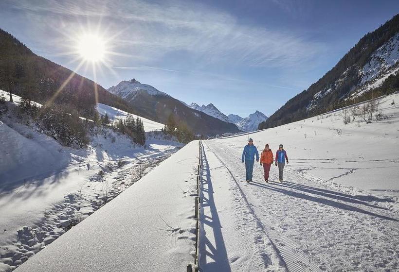 Boutique Hotel Und Chalets Bergwiesenglück