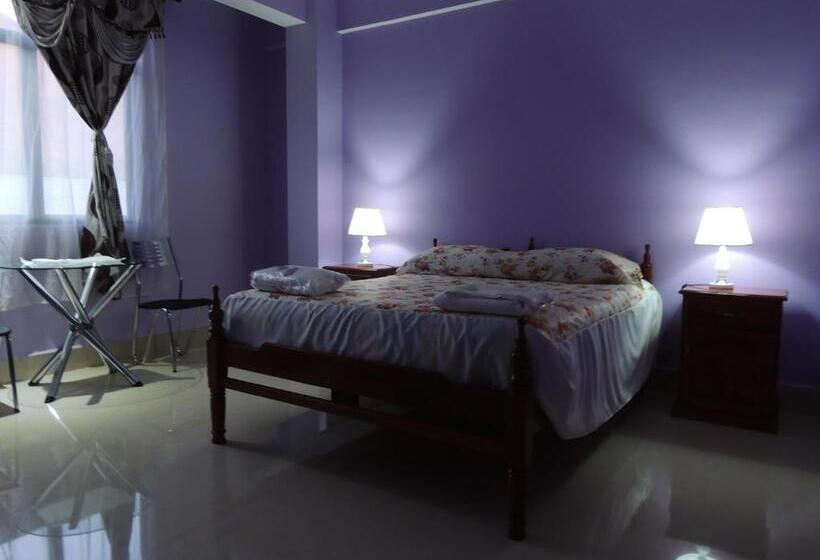 هتل El Grano De Oro