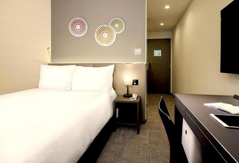 Отель Holiday Inn & Suites Shin Osaka, An Ihg