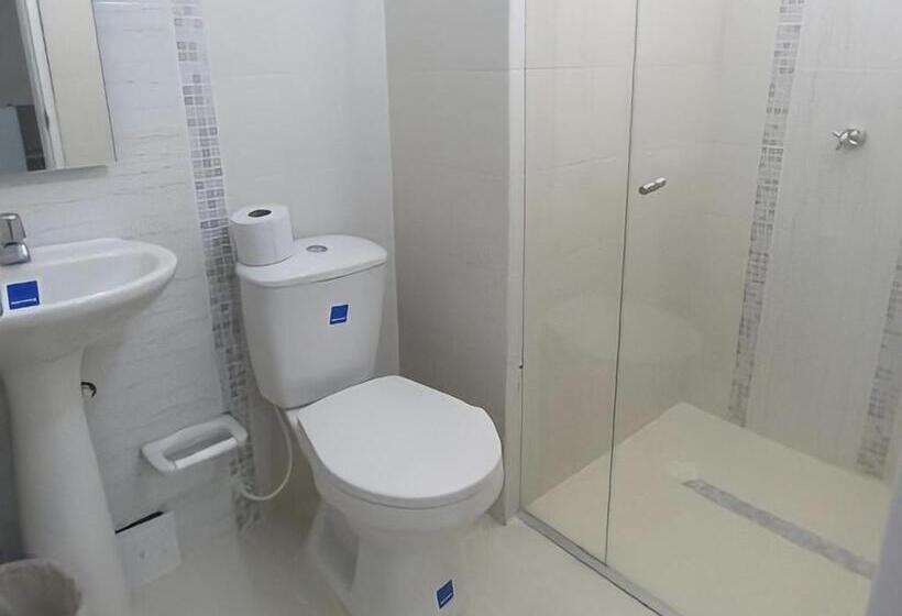 בית מלון כפרי Iraka Zenu