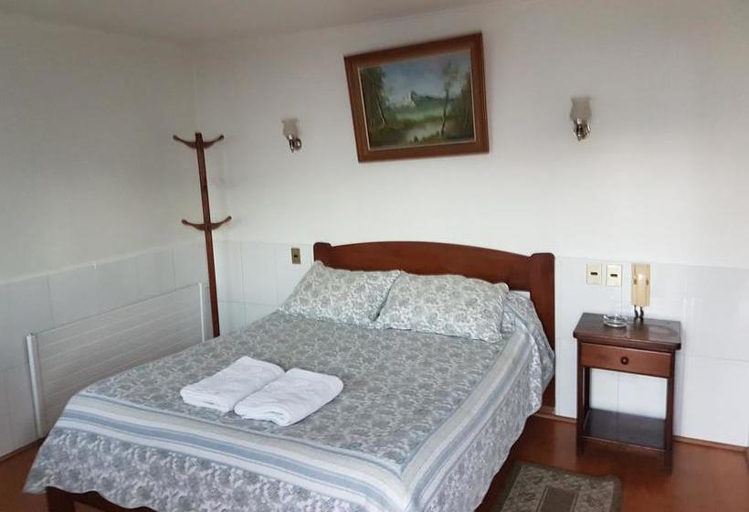 فندق Los Cardenales