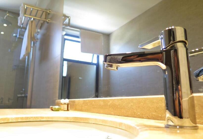 فندق Manso De Velasco