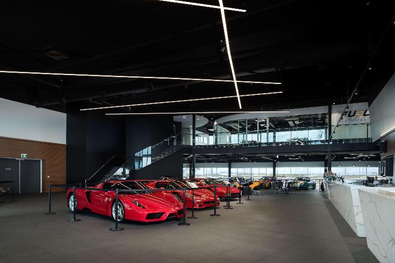 Отель Rydges Pit Lane