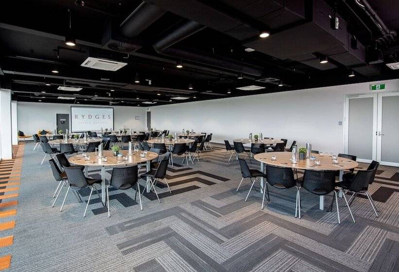 בית מלון כפרי Rydges Pit Lane