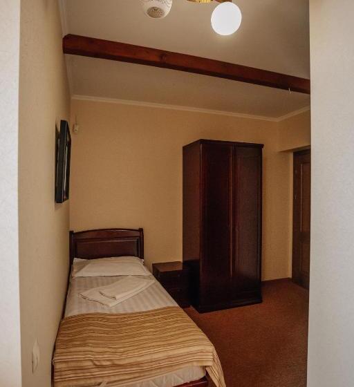 هتل Shovkova Kositsya