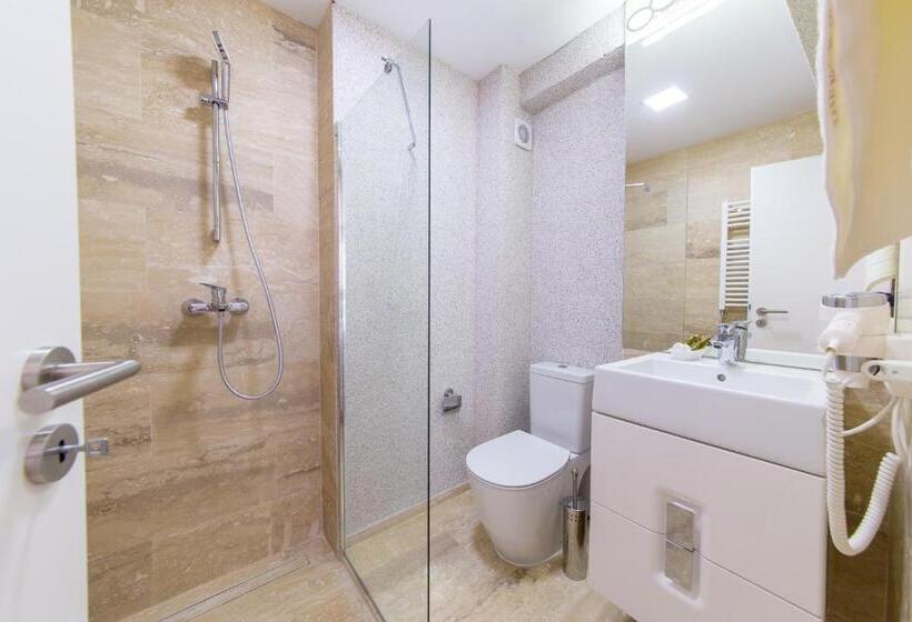 هتل The Embassy Nord