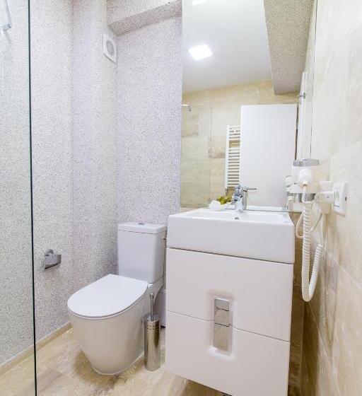 هتل The Embassy Nord